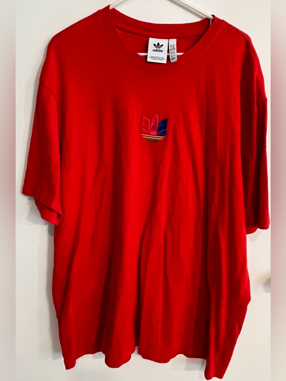 Men’s size 2XL Vintage Adidas Trefoil short sleeve shirt